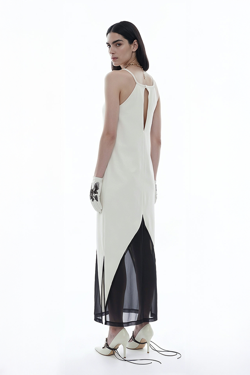 ABI, robe longue blanche à col travaillé