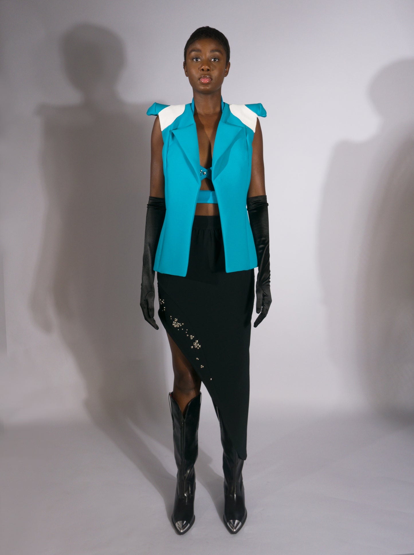 ANNA, jupe asymétrique avec rivets argentés