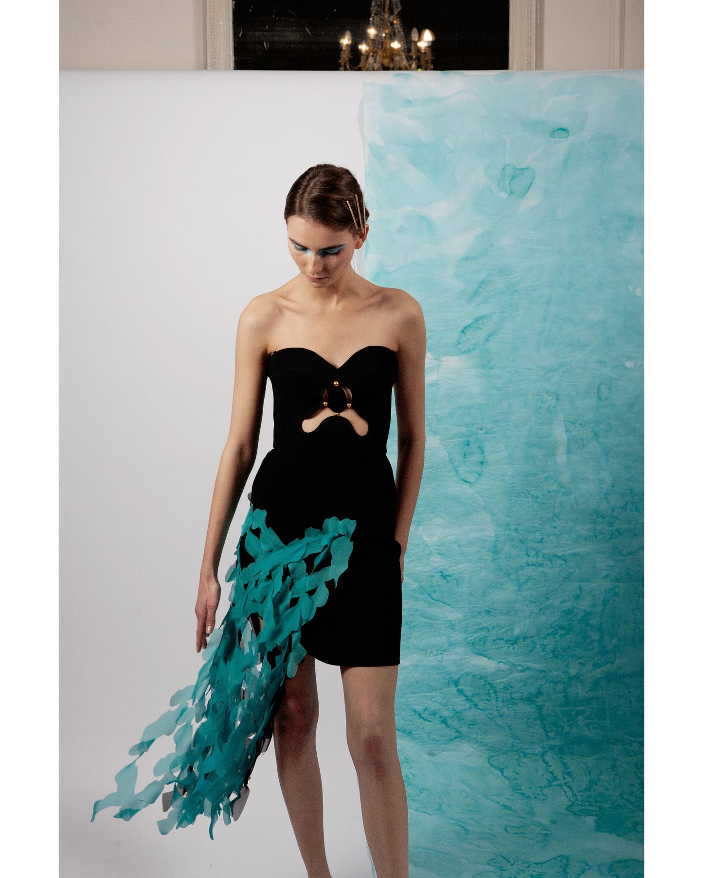 ANITA, robe corset avec mousseline découpée au laser