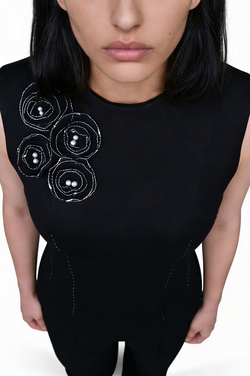 A BLACK DAHLIA sleeveless top